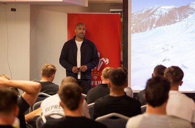 110625 - WRU - Richard Parkes speaks to Welsh team at the Vale Resort - 