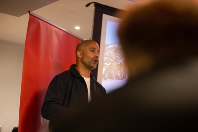 110625 - WRU - Richard Parkes speaks to Welsh team at the Vale Resort - 