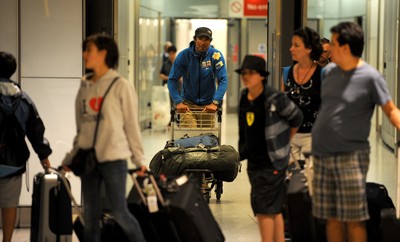 Richard Parks Arrives at London Heathrow 170711