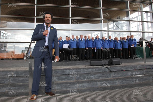 19.07.11 - Richard Parks 737 Challenge Homecoming event, Senedd, Cardiff Former Welsh rugby player Richard Parks arrives back in Cardiff for a reception at the Senedd after completing his 737 Challenge. 