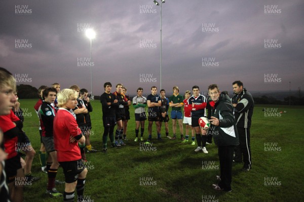 15.10.09 - Rob Howley coaching session at Cefn Cribbw RFC 