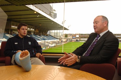 29.09.06 - Cardiff Blues - Robin Sowden-Taylor talks to Ieuan Evans on his experiences of a serious rugby injury 