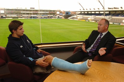 29.09.06 - Cardiff Blues - Robin Sowden-Taylor talks to Ieuan Evans on his experiences of a serious rugby injury 