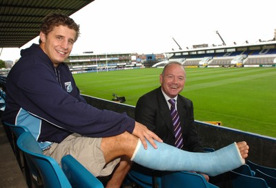 29.09.06 - Cardiff Blues - Robin Sowden-Taylor talks to Ieuan Evans on his experiences of a serious rugby injury 