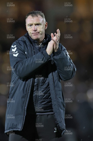 070123 - Rochdale v Newport County - Sky Bet League 2 - Manager Graham Coughlan of Newport County looking very down applauds the fans at the end of the match