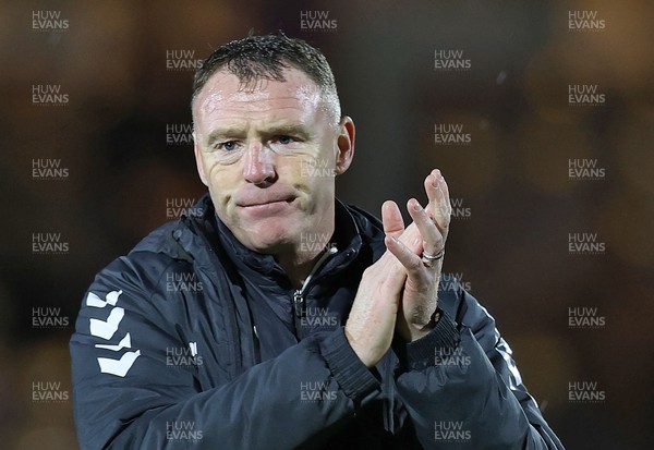 070123 - Rochdale v Newport County - Sky Bet League 2 - Manager Graham Coughlan of Newport County looking very down applauds the fans at the end of the match