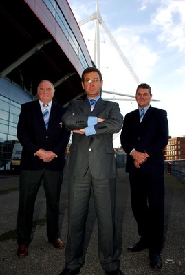 19.09.06 Roger Lewis (Ctr) who has been announced as the new WRU Group Chief Executive, alongside WRU President Keith Rowland (L) WRU and Millennium Stadium Chairman David Pickering 