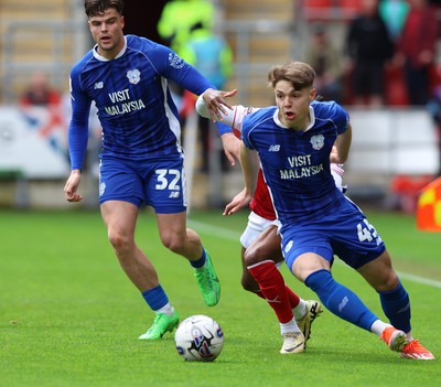 040524 - Rotherham United v Cardiff City - Sky Bet Championship - Cian Askford of Cardiff takes the ball from Sebastian Revan of Rotherham United