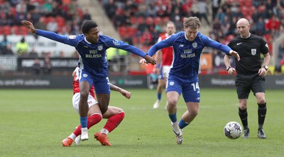 040524 - Rotherham United v Cardiff City - Sky Bet Championship - Josh Bowler of Cardiff and Raheem Conte of Cardiff keep the ball in play