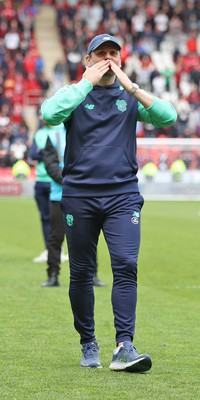 040524 - Rotherham United v Cardiff City - Sky Bet Championship - Manager Erol Bulut of Cardiff blows kisses to the travelling fans at the end of the match