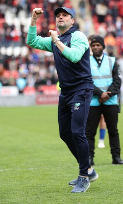 040524 - Rotherham United v Cardiff City - Sky Bet Championship - Manager Erol Bulut of Cardiff salutes the fans at the end of the match