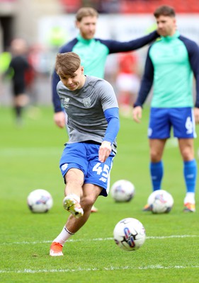 040524 - Rotherham United v Cardiff City - Sky Bet Championship - Cian Askford of Cardiff warm up