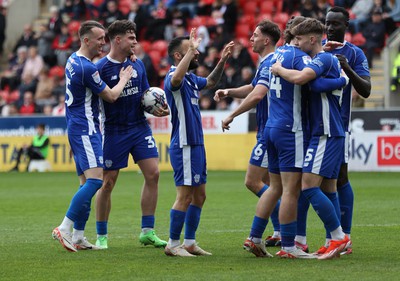 040524 - Rotherham United v Cardiff City - Sky Bet Championship - Ollie Tanner of Cardiff celebrates with David Turnbull of Cardiff and team after equalising goal, 2-2 in the 1st half