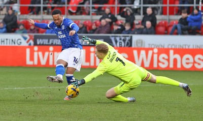 070226 - Rotherham United v Cardiff City - Sky Bet League 1 - Chris Willock of Cardiff scores the 2nd Cardiff goal past Goalkeeper Cameron Dawson of Rotherham