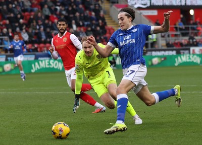 070226 - Rotherham United v Cardiff City - Sky Bet League 1 - Joel Colwill of Cardiff glides past Goalkeeper Cameron Dawson of Rotherham in the 1st half
