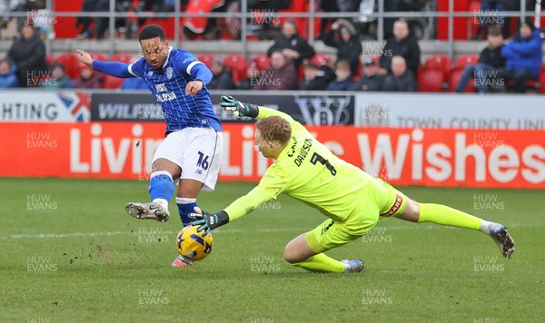 070226 - Rotherham United v Cardiff City - Sky Bet League 1 - Chris Willock of Cardiff scores the 2nd Cardiff goal past Goalkeeper Cameron Dawson of Rotherham