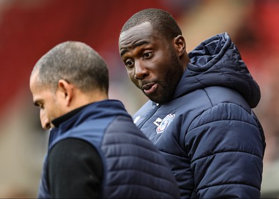 180323 - Rotherham United v Cardiff City - Sky Bet Championship - Cardiff’s Sol Bamba talks with Cardiff Manager Sabri Lamouchi before kick