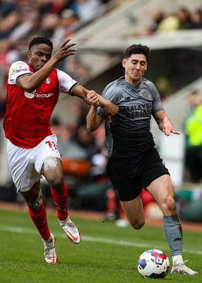 180323 - Rotherham United v Cardiff City - Sky Bet Championship - Callum O'Dowda of Cardiff is challenged by Chiedozie Ogbene of Rotherham as he brings the ball forward 