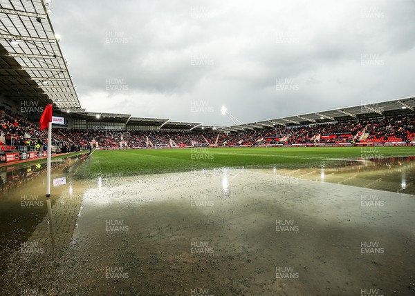 180323 - Rotherham United v Cardiff City - Sky Bet Championship - The game is stopped after a heavy downpour 