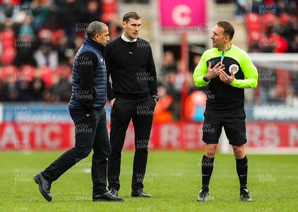 180323 - Rotherham United v Cardiff City - Sky Bet Championship - Cardiff Manager Sabri Lamouchi and Rotherham Manager Matt Taylor inspect the pitch with Referee Oliver Langford