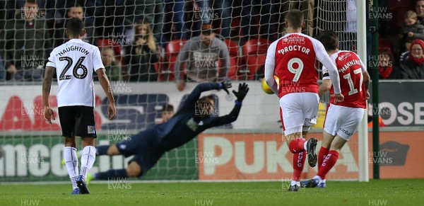 031118 - Rotherham United v Swansea City - Sky Bet Championship - Ryan Manning of Rotherham United scores a penalty to equal the score