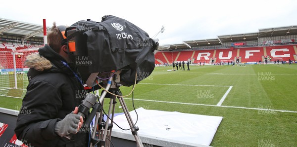 300121 - Rotherham United v Swansea City - Sky Bet Championship - New York Stadium with cameraman