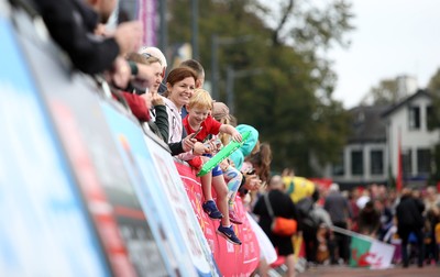 051019 - Run4Wales - Cardiff Half Marathon Festival of Running outside the City Hall - 