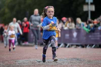 051019 - Run4Wales - Cardiff Half Marathon Festival of Running outside the City Hall - 