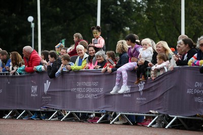 051019 - Run4Wales - Cardiff Half Marathon Festival of Running outside the City Hall - 