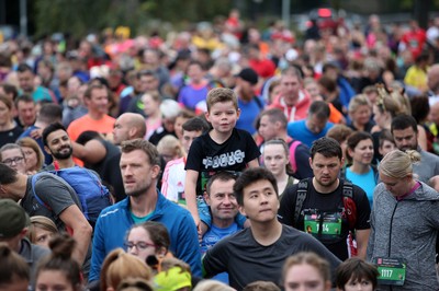 051019 - Run4Wales - Cardiff Half Marathon Festival of Running outside the City Hall - 