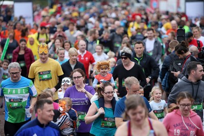 051019 - Run4Wales - Cardiff Half Marathon Festival of Running outside the City Hall - 