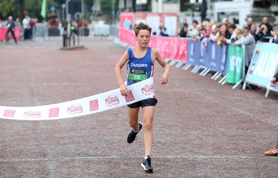 051019 - Run4Wales - Cardiff Half Marathon Festival of Running outside the City Hall - 