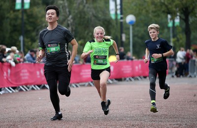 051019 - Run4Wales - Cardiff Half Marathon Festival of Running outside the City Hall - 