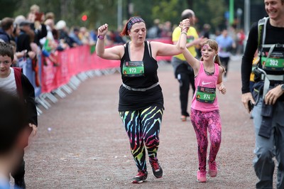 051019 - Run4Wales - Cardiff Half Marathon Festival of Running outside the City Hall - 