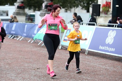 051019 - Run4Wales - Cardiff Half Marathon Festival of Running outside the City Hall - 