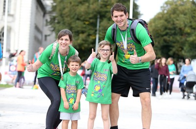 051019 - Run4Wales - Cardiff Half Marathon Festival of Running outside the City Hall - 