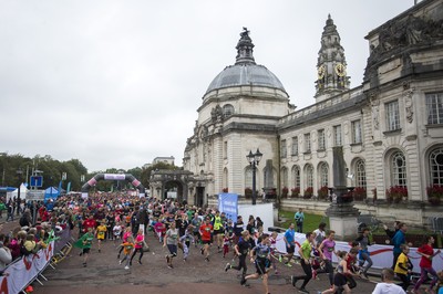 051019 - Run4Wales - Cardiff Half Marathon Festival of Running outside the City Hall - 