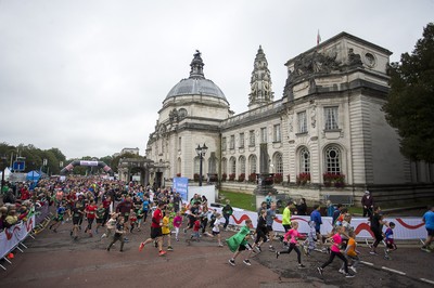 051019 - Run4Wales - Cardiff Half Marathon Festival of Running outside the City Hall - 