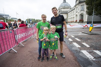 051019 - Run4Wales - Cardiff Half Marathon Festival of Running outside the City Hall - 