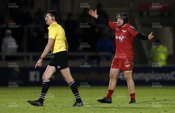 210117 - Sale Sharks v Scarlets - European Rugby Champions Cup - James Davies of Scarlets shows his frustration at Referee Pascal Gauzere by Chris Fairweather/Huw Evans Agency