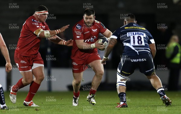 210117 - Sale Sharks v Scarlets - European Rugby Champions Cup - Rob Evans of Scarlets takes on Halani Aulika of Sale Sharks by Chris Fairweather/Huw Evans Agency