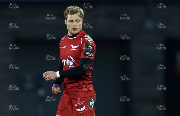 210117 - Sale Sharks v Scarlets - European Rugby Champions Cup - Aled Davies of Scarlets by Chris Fairweather/Huw Evans Agency