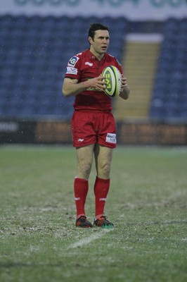 04.02.12 - Sale Sharks v Scarlets - LV= Cup.Scarlets' Stephen Jones..