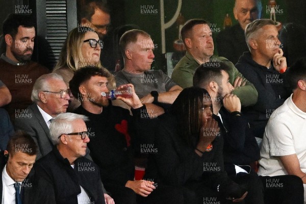 010926 - Salford City v Newport County - Sky Bet League 2 - Paul Scholes in attendance 