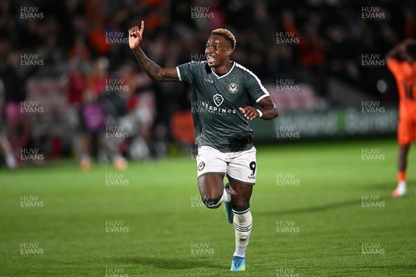 010926 - Salford City v Newport County - Sky Bet League 2 - Shaquille Gwengwe of Newport County runs towards the Newport supporters in celebration after Harrison Biggins of Newport County scores a goal from distance