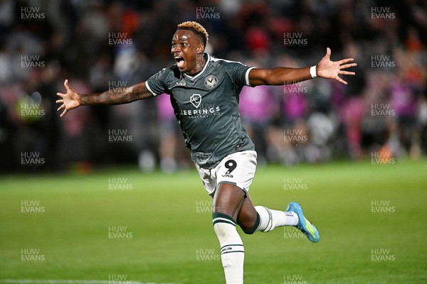 010926 - Salford City v Newport County - Sky Bet League 2 - Shaquille Gwengwe of Newport County runs towards the Newport supporters in celebration after Harrison Biggins of Newport County scores a goal from distance