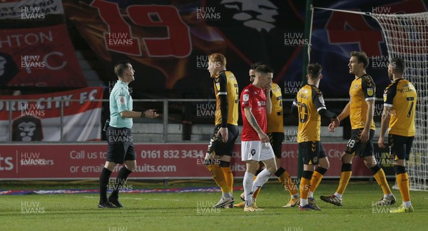 151220 - Salford City v Newport County - Sky Bet League 2 - Ryan Haynes of Newport County and team confront referee on penalty decision 