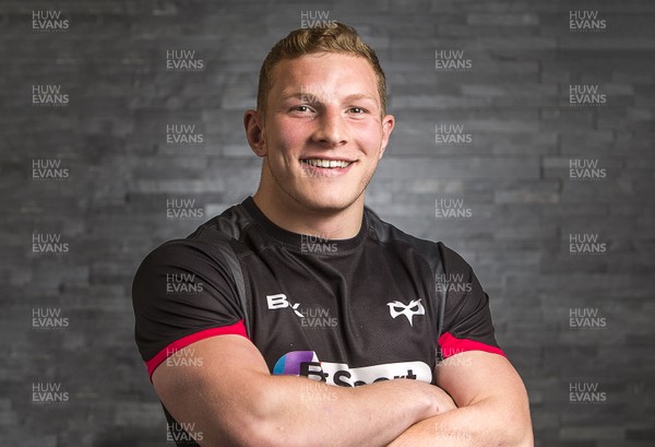 280416 - Picture shows Sam Underhill, at the Ospreys training ground at Llandarcy, South Wales