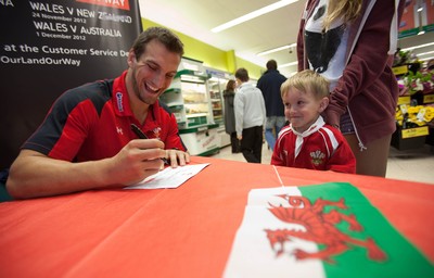 260812 - Wales Rugby captain Sam Warburton attends a signing session at TESCOS in Penarth Marina