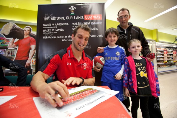 260812 - Wales Rugby captain Sam Warburton attends a signing session at TESCOS in Penarth Marina